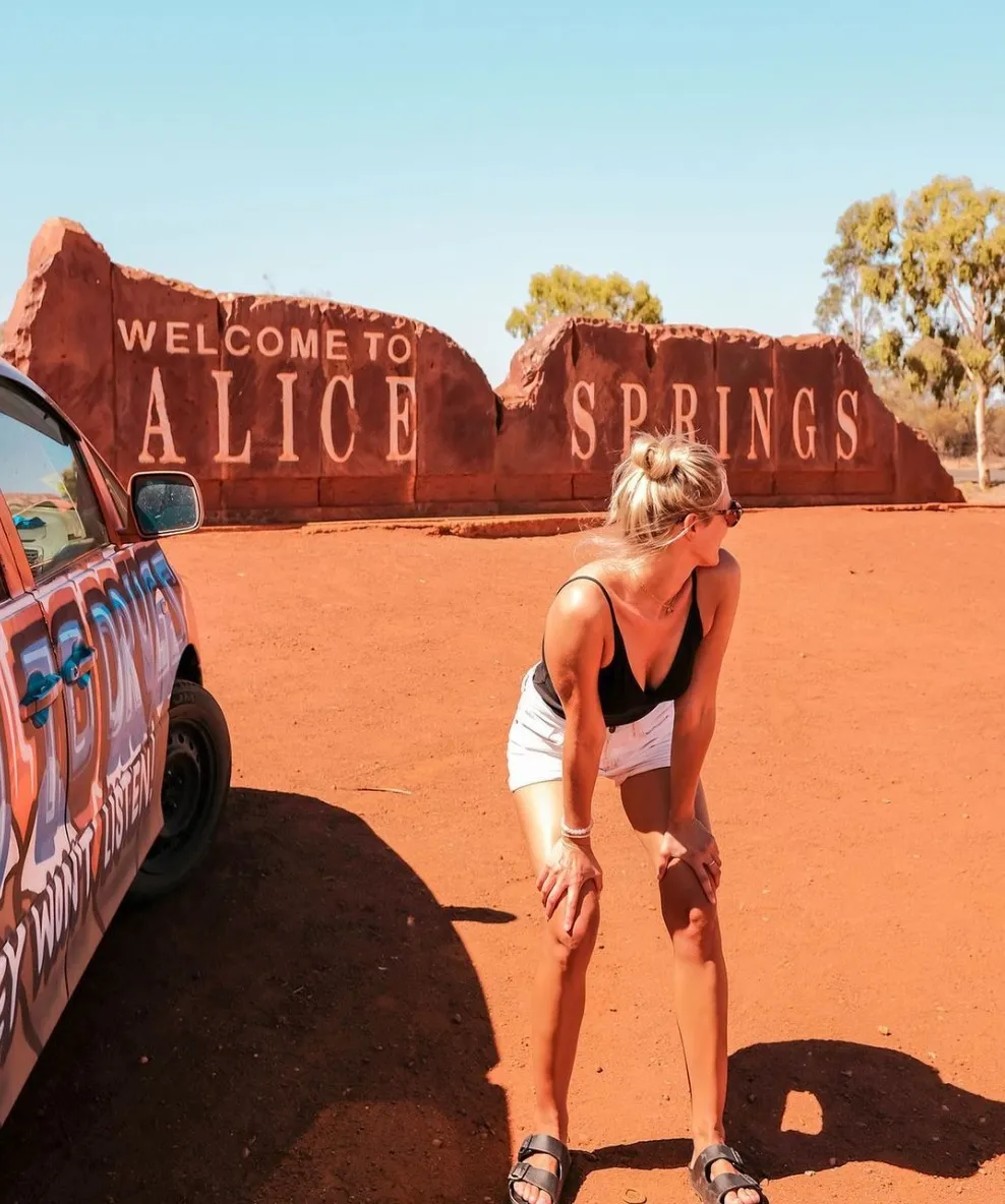 Travelling from Alice Springs to Uluru